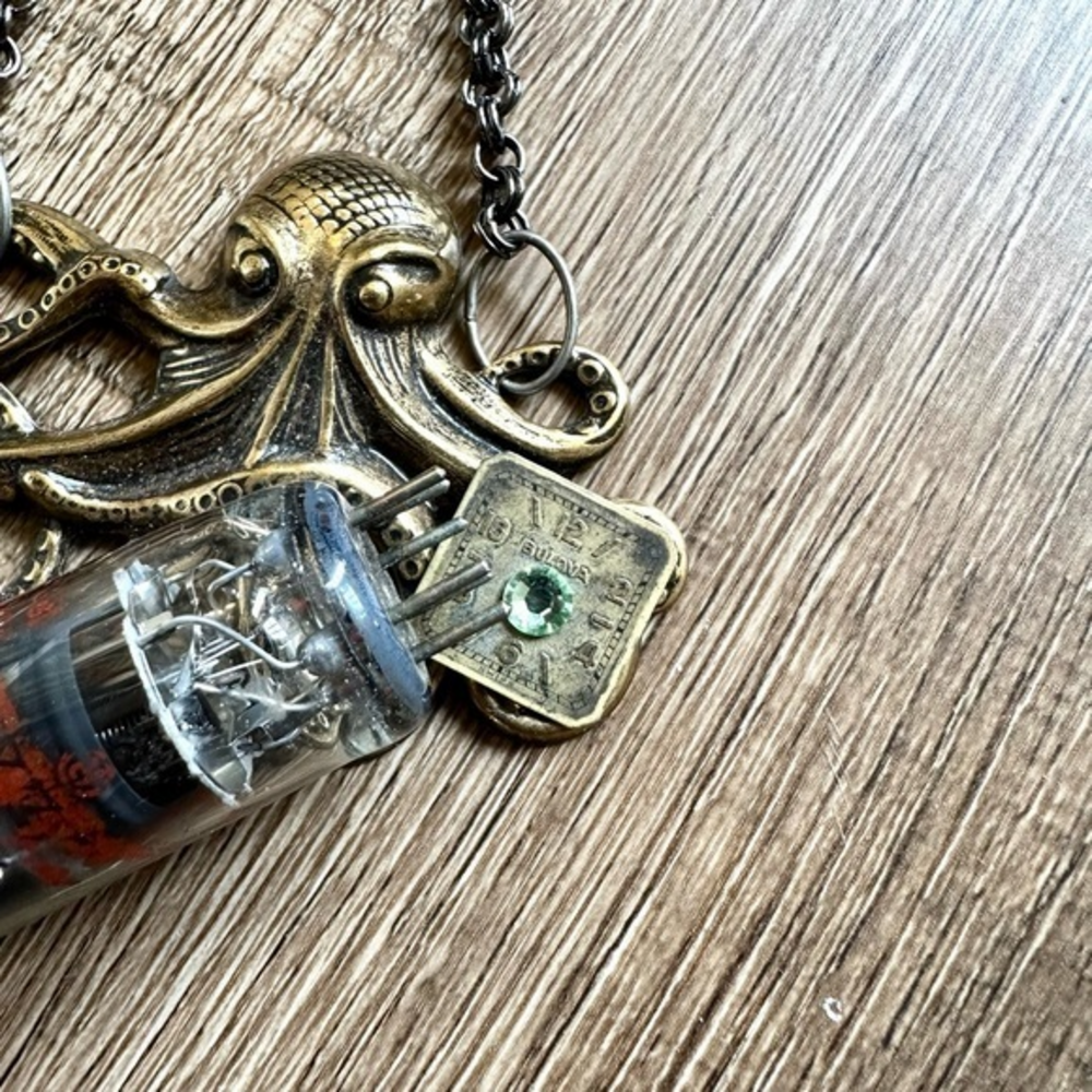 Steampunk Octopus Necklace‎ with a Vintage Vacuum tube Bulova watch face Crystal